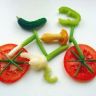 Угощение велосипед из овощей