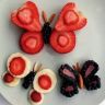 Бабочки из ягод и фруктов